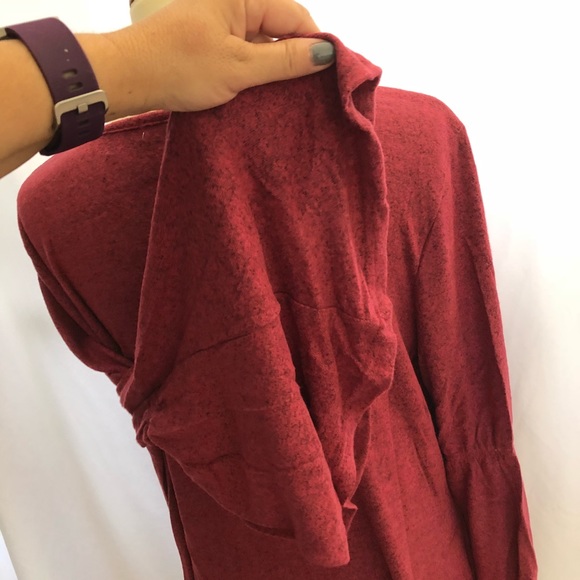 Planet Gold Plus 2X Red Keyhole Bell Sleeve Knit - Picture 4 of 8